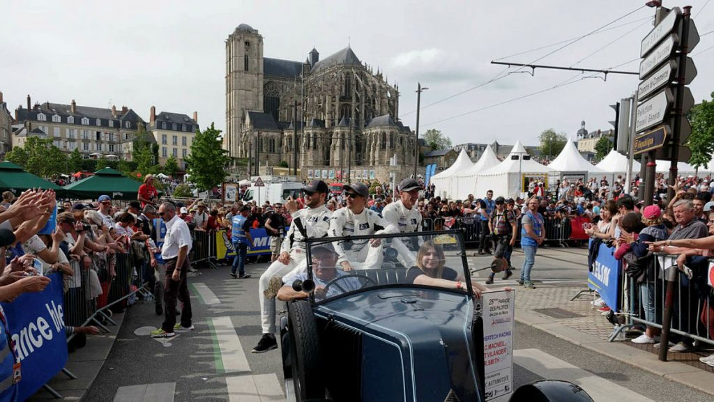 Vos places tribune pour la parade des pilotes des 24 Heures du Mans !